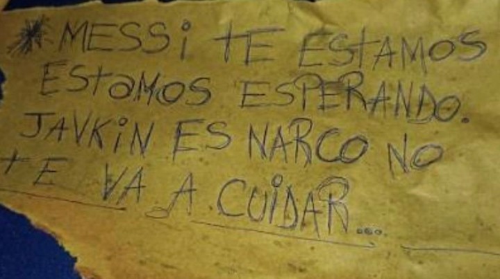 El mensaje a Messi que dejaron las personas que balearon de 14 tiros el supermercado de su esposa.