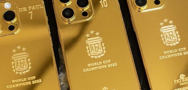 Cómo son y cuánto cuestan los iPhone de oro que recibieron Messi y sus compañeros de la Selección