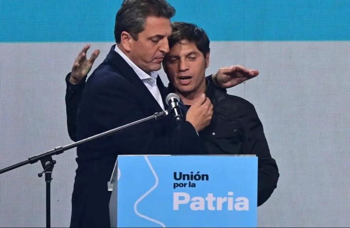 Axel Kicillof junto a Sergio Massa.