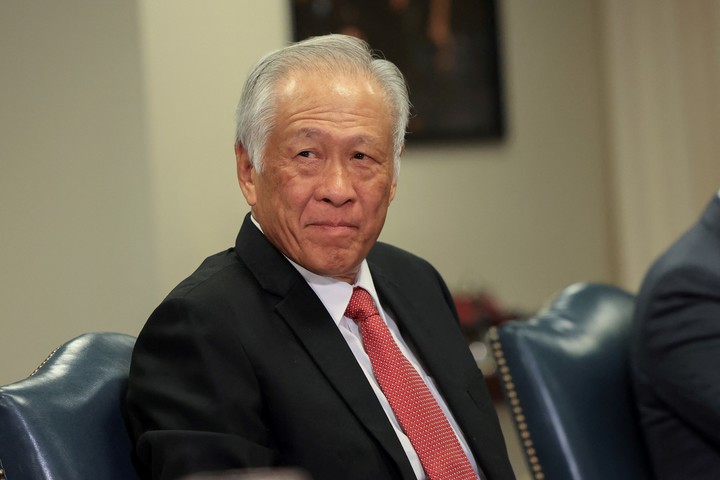 U.S. Defense Secretary Lloyd Austin meets with Singapore's Defence Minister Ng Eng Hen at the Pentagon in Washington, U.S., July 15, 2024. REUTERS/Kevin Mohatt