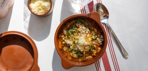 Sopa de cebada y pesto