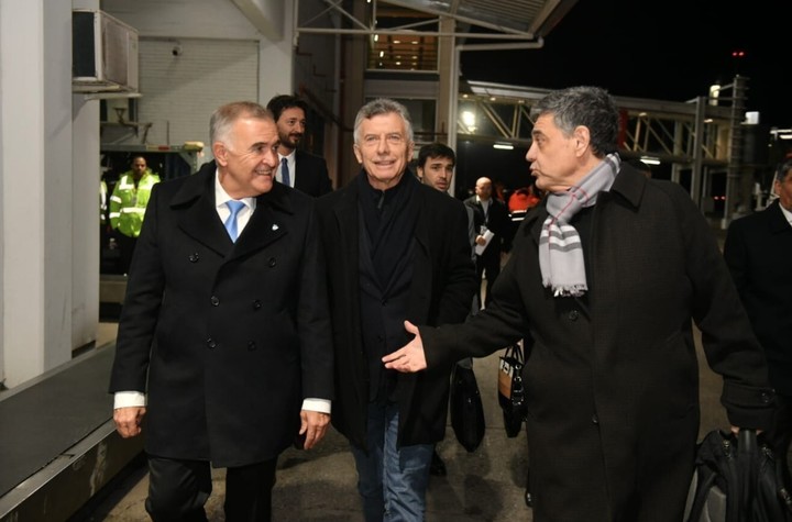 Mauricio y Jorge Macri, aliados, en la foto con el tucumano Osvaldo Jaldo.