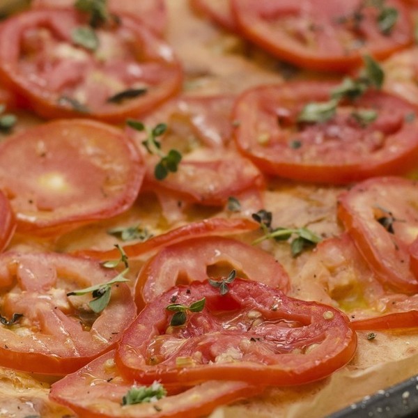 Pastel de queso y tomate