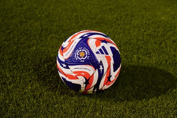 Inteligente, veloz y solidaria: los secretos de la pelota del Mundial de Clubes Inteligente, veloz y solidaria: los secretos de la pelota del Mundial de Clubes