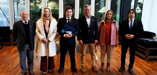 “El próximo impuesto a bajar”: Javier Milei se reunió con la mesa de enlace y les hizo una promesa