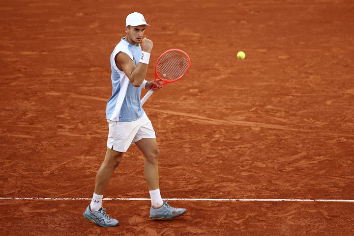 Tennis - French Open - Roland Garros, Paris, France - June 1, 2026
Italy's Matteo Arnaldi reacts during his fourth round match against Frances Tiafoe of the U.S. REUTERS/Guglielmo Mangiapane