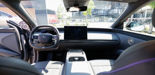 Gimnasia al volante: por qué manejar un auto manual podría ayudar a que el cerebro no entre en "modo avión"